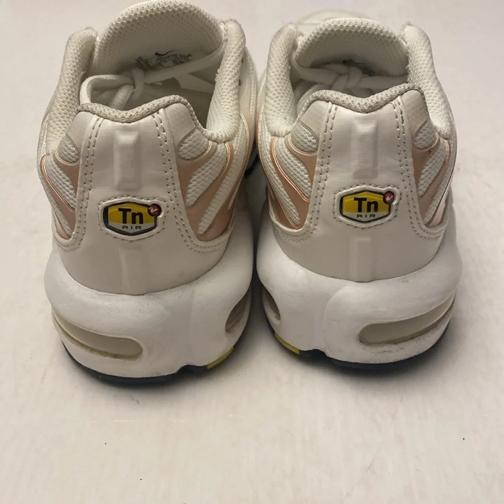 NIKE Air Max Plus CD0609-105 Sneakers Size 6Y or Women’s 7.5